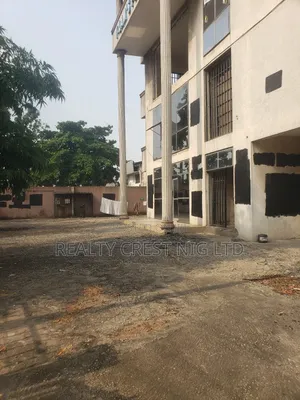 4 Storey Building of Open Office Space