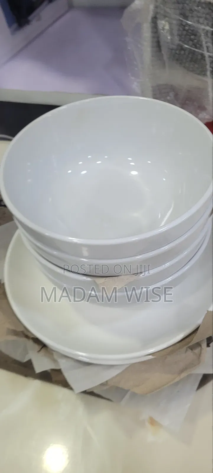 Dish . Quality Dinnerware Set . (Ceramic)