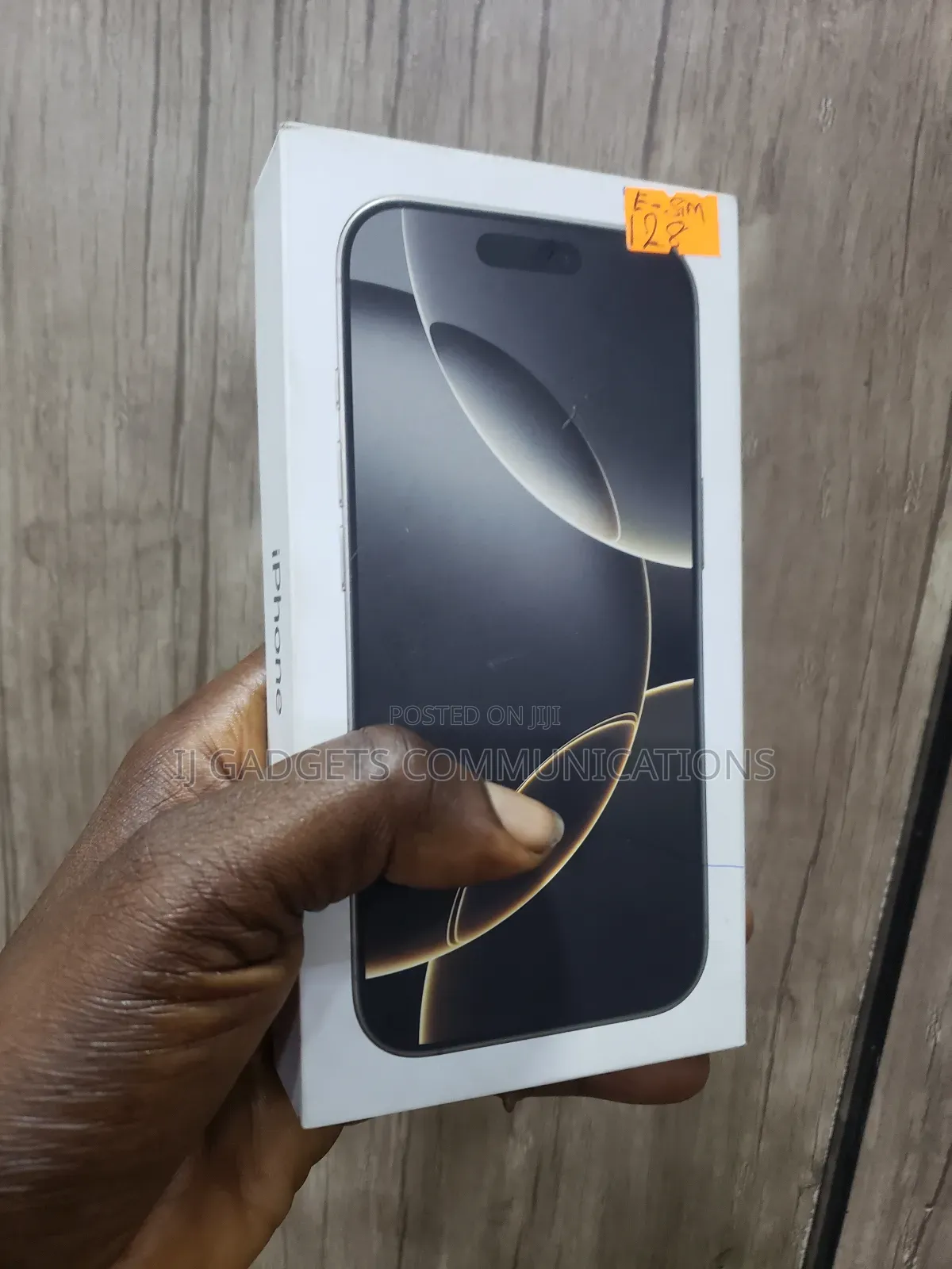 New Apple iPhone 16 Pro 128 GB Gold
