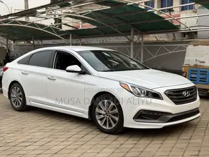 Hyundai Sonata Sport 2.0T Sedan FWD (2.0L 4cyl 6A) 2016 Off white