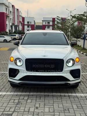 Bentley Bentayga 2022 White