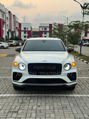 Bentley Bentayga 2022 White