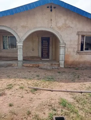 4bdrm Room & Parlour in Ewekoro for sale