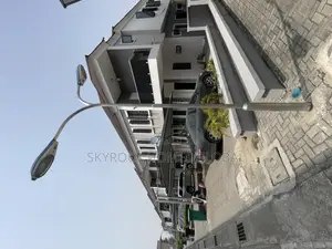 4bdrm Duplex in Victoria Crest, Chevron for rent