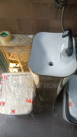 England Standard Gold Water Closet (Wc)