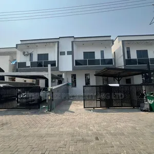 4bdrm Duplex in Chevron for rent