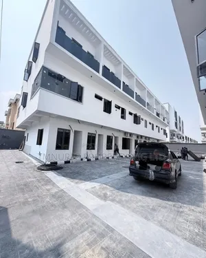 2bdrm Apartment in Lekki Phase1 for rent