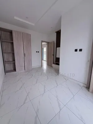 2bdrm Apartment in Lekki Phase1 for rent