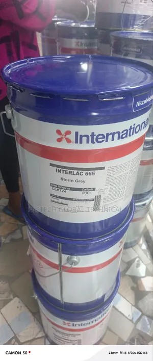 International Marine Paint // Interlac 665 (Storm Grey)