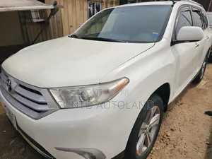 Toyota Highlander Limited 2011 White