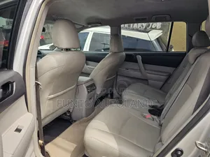 Toyota Highlander Limited 2011 Silver