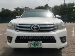 Toyota Hilux 2.0 VVT-i SRX 2009 White