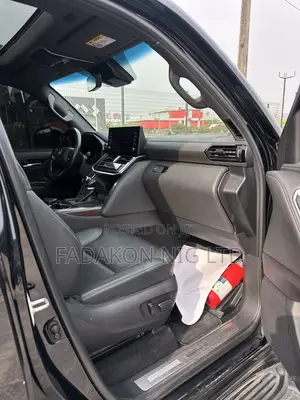 Toyota Land Cruiser 4.0 V6 GXR 2021 Black