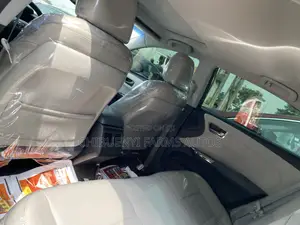 Toyota Avalon XLE Sedar FWD (3.5L 6cyl 6A) 2013 Silver