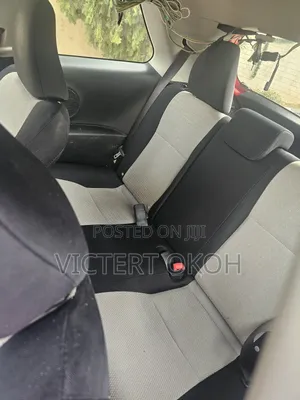 Toyota Yaris Base Hatchback 3dr 2011 Red