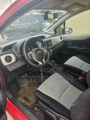 Toyota Yaris Base Hatchback 3dr 2011 Red