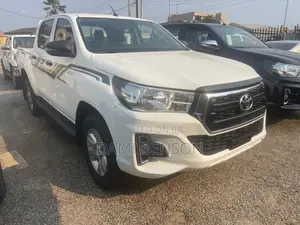 Toyota Hilux Revo Double Cab Deisel 2.4 AWD 2019 White
