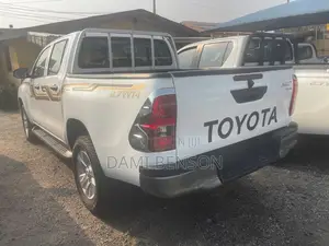 Toyota Hilux Revo Double Cab Deisel 2.4 AWD 2019 White