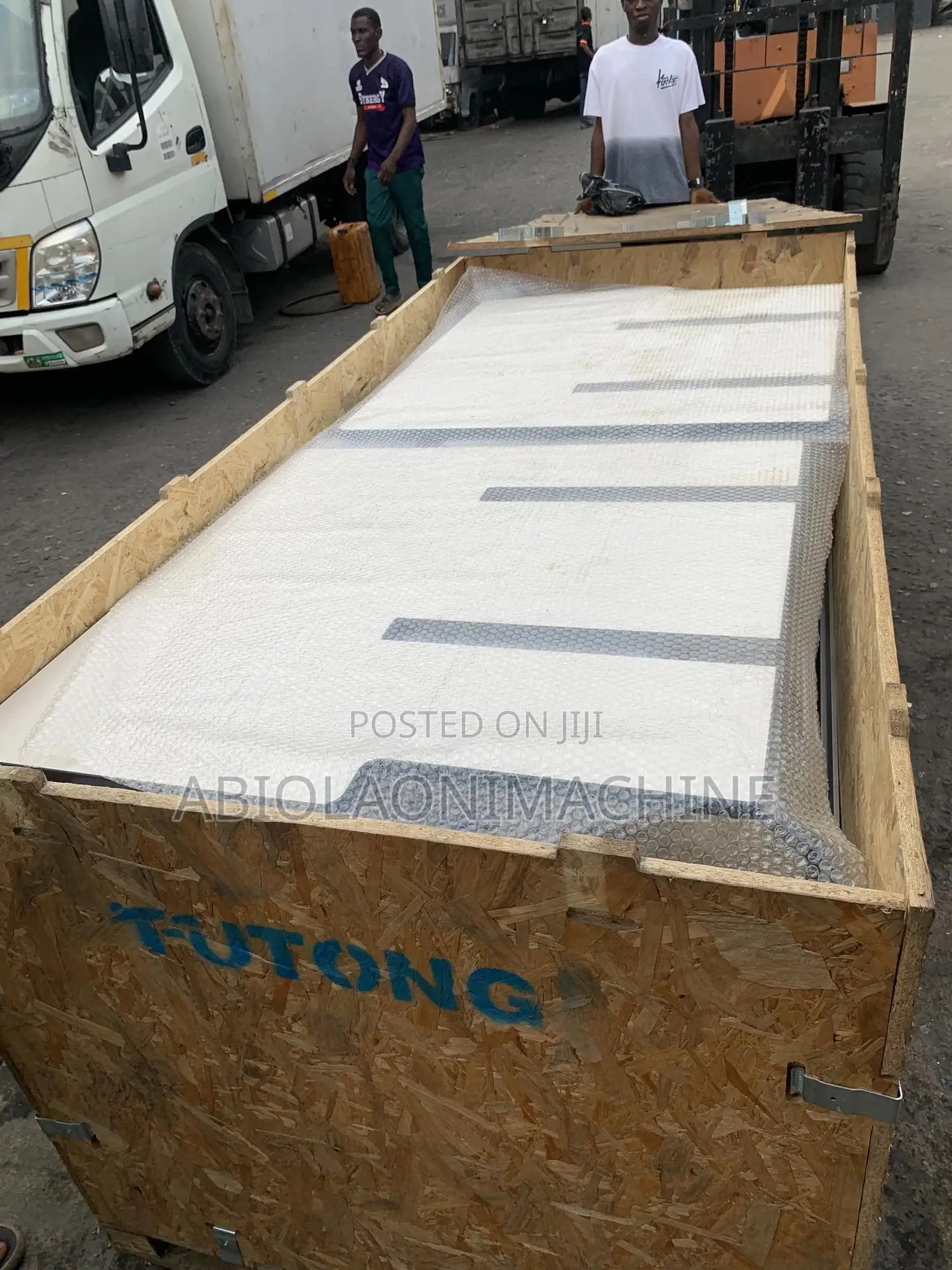 Futong Four Head Computerized Monogram Embroidery Machine 400x400mm