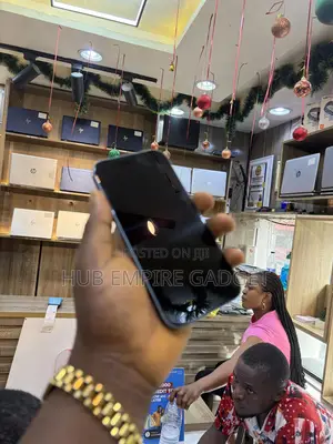 Apple iPhone 16 128 GB Green