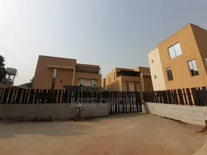 6bdrm Mansion in Maitama for sale