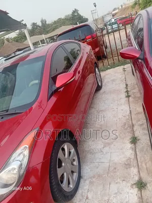 Hyundai Elantra 2012 Red