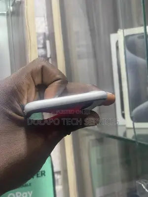 Apple iPhone XR 64 GB White