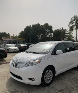 Toyota Sienna 2012 White