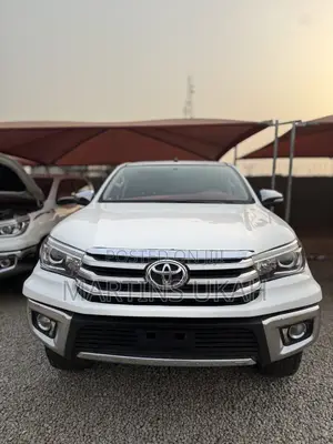 Toyota Hilux 2020 White