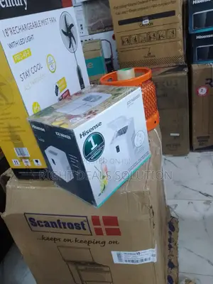 Hisense 12kg Compact Ice Maker: Quick-Freeze Cube Technology