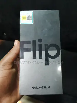 New Samsung Galaxy Z Flip4 256 GB