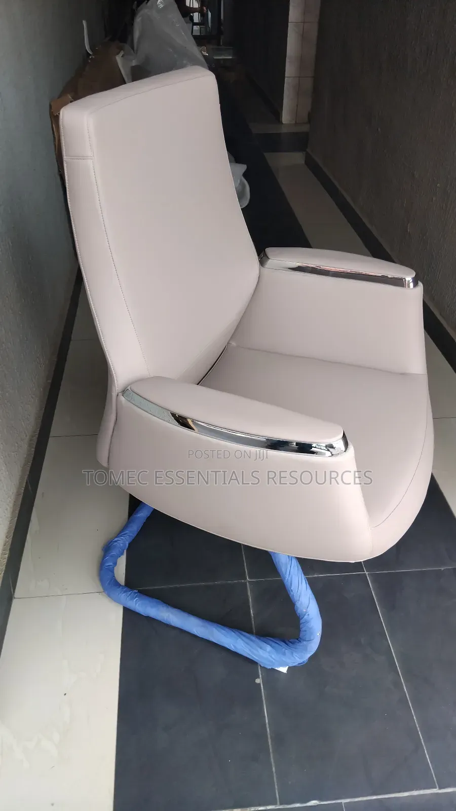 Imported Quality Executive Guest Chair For Office
