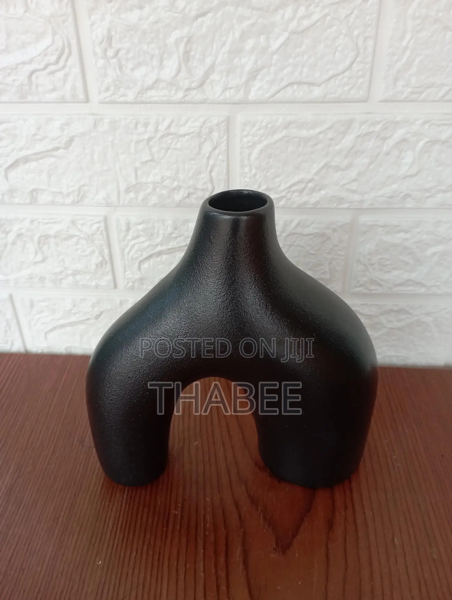 N Shaped Nordic Vase Black