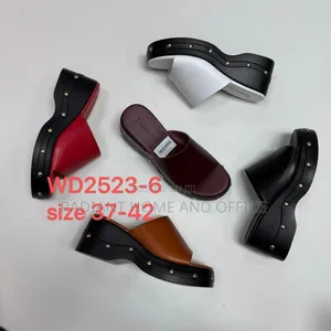Kenneth Cole Wedge Slippers