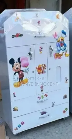 Beautiful Disney-themed Kids' Wardrobe – Neat Spacious!