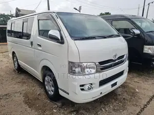 Toyota HiAce 2013 White