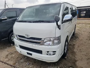 Toyota HiAce 2013 White