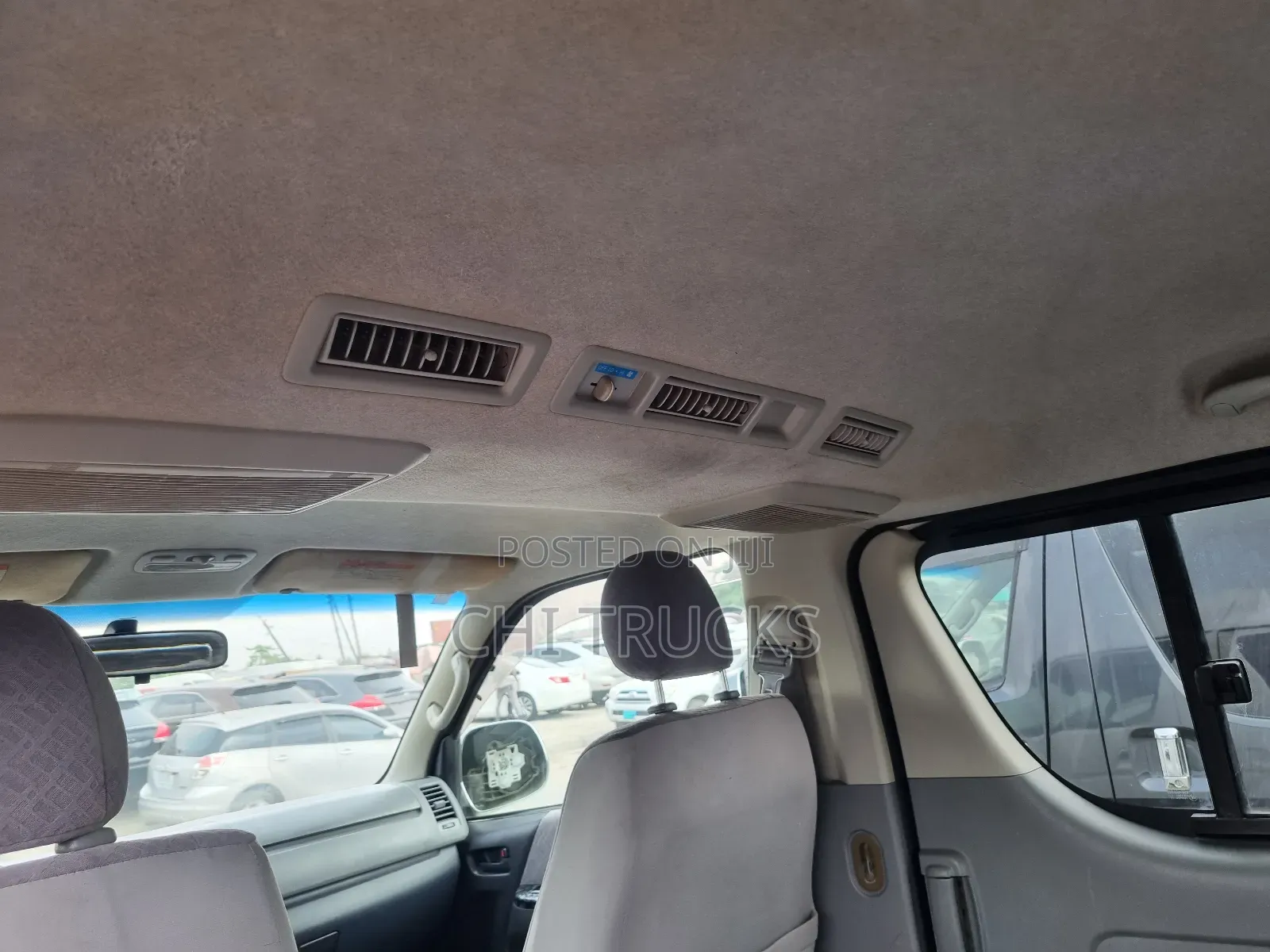 Toyota HiAce 2013 White