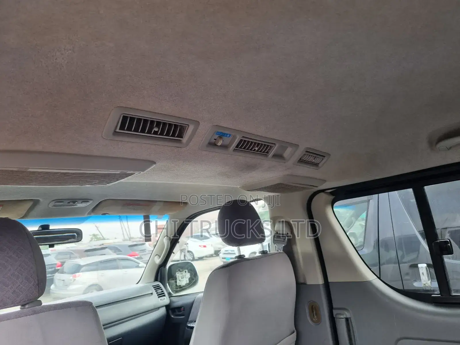 Toyota HiAce 2013 White