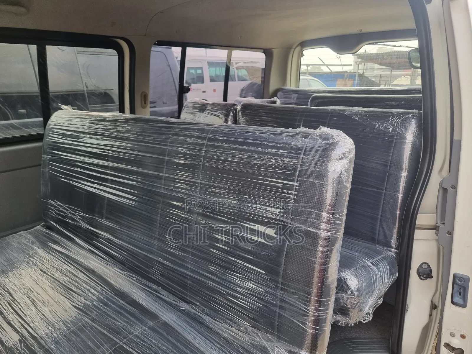 Toyota HiAce 2013 White