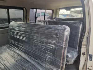 Toyota HiAce 2013 White