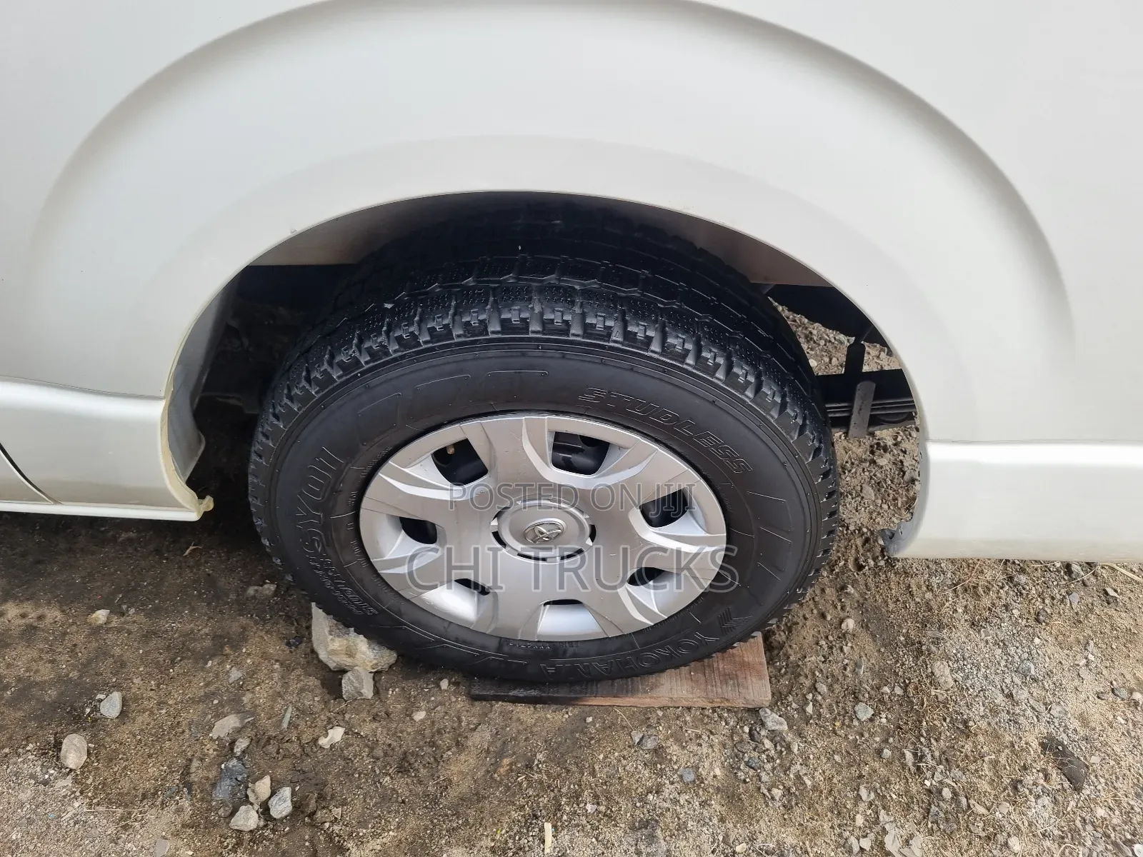 Toyota HiAce 2013 White