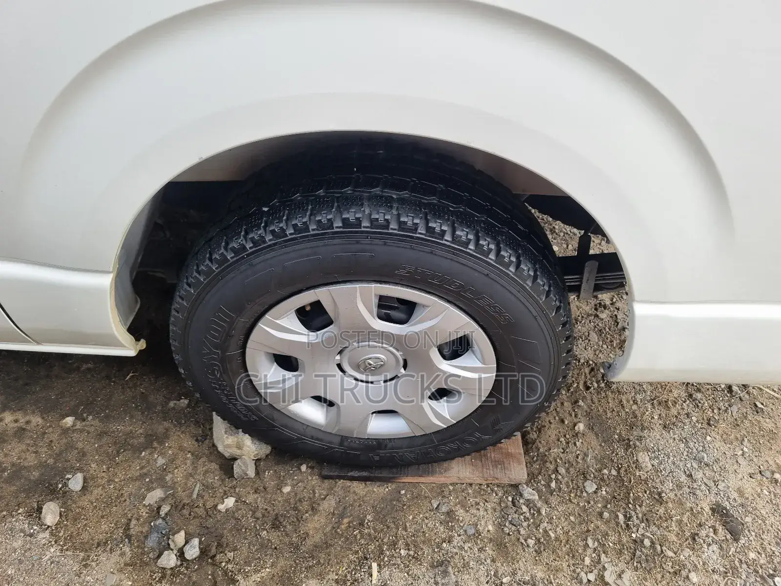 Toyota HiAce 2013 White