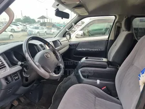 Toyota HiAce 2012 Black