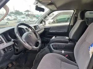 Toyota HiAce 2012 Black