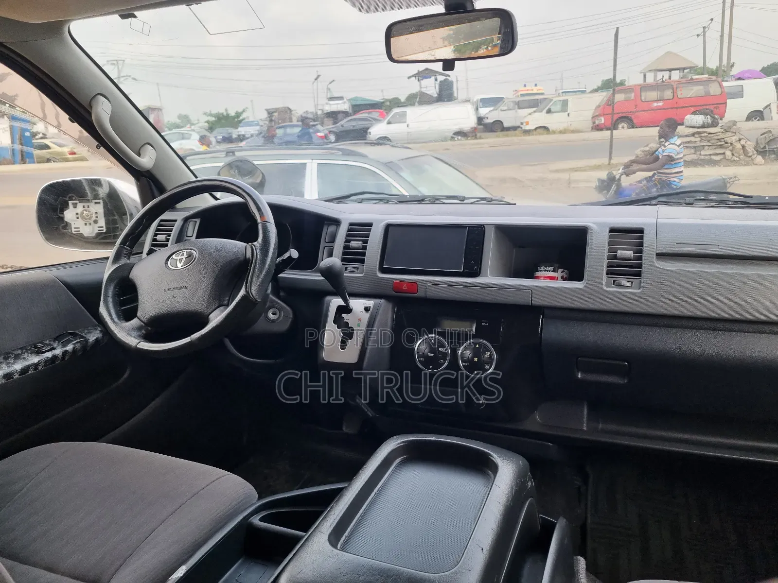 Toyota HiAce 2012 Black