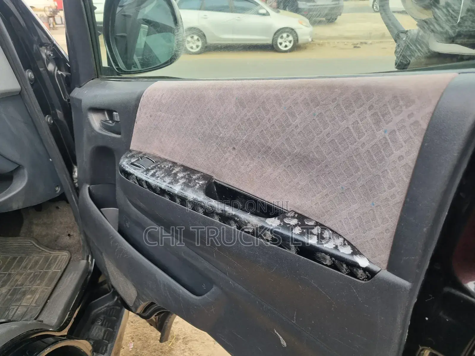 Toyota HiAce 2011 Black