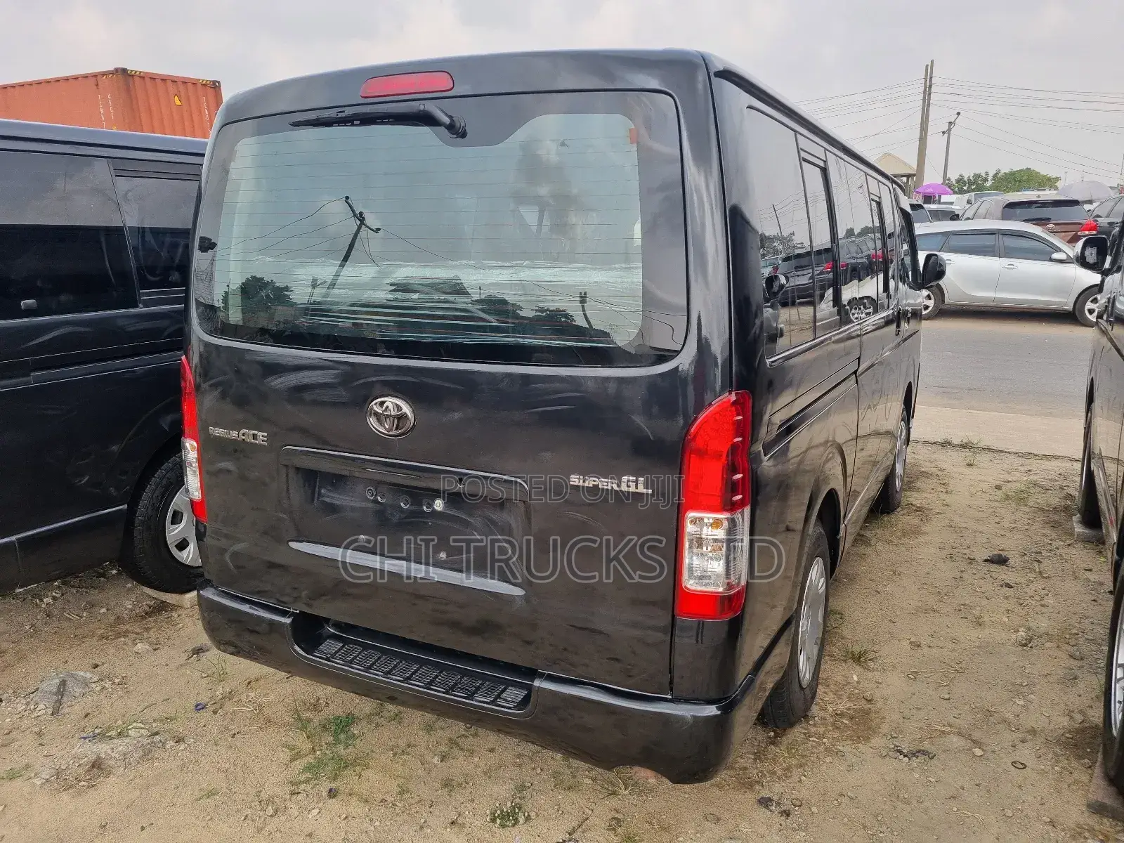 Toyota HiAce 2011 Black