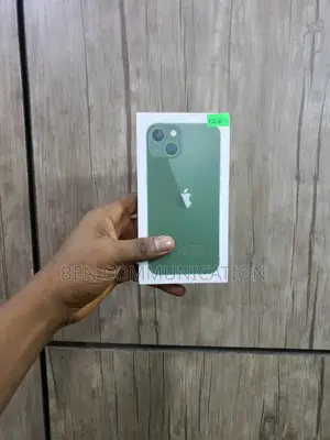 New Apple iPhone 13 128 GB Green