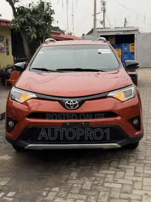 Toyota RAV4 SE AWD (2.5L 4cyl 6A) 2016